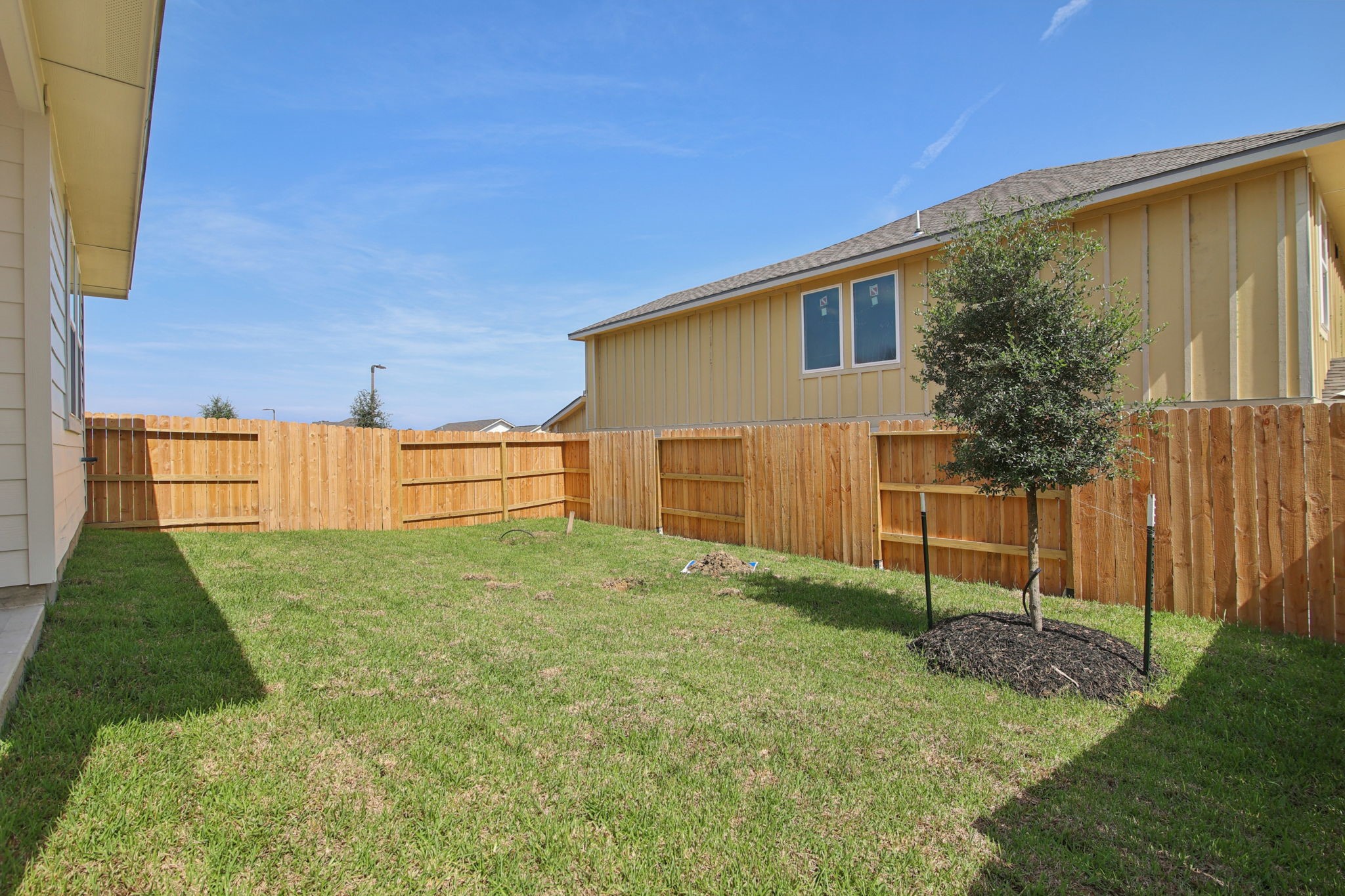 259 Charles Rdg Drive Montgomery, TX 77316 - Photo 32 of 44 Photo is not of the actual home, but is an inspirational photo of builder’s model home and may depict options, furnishings, and/or decorator features that are not included