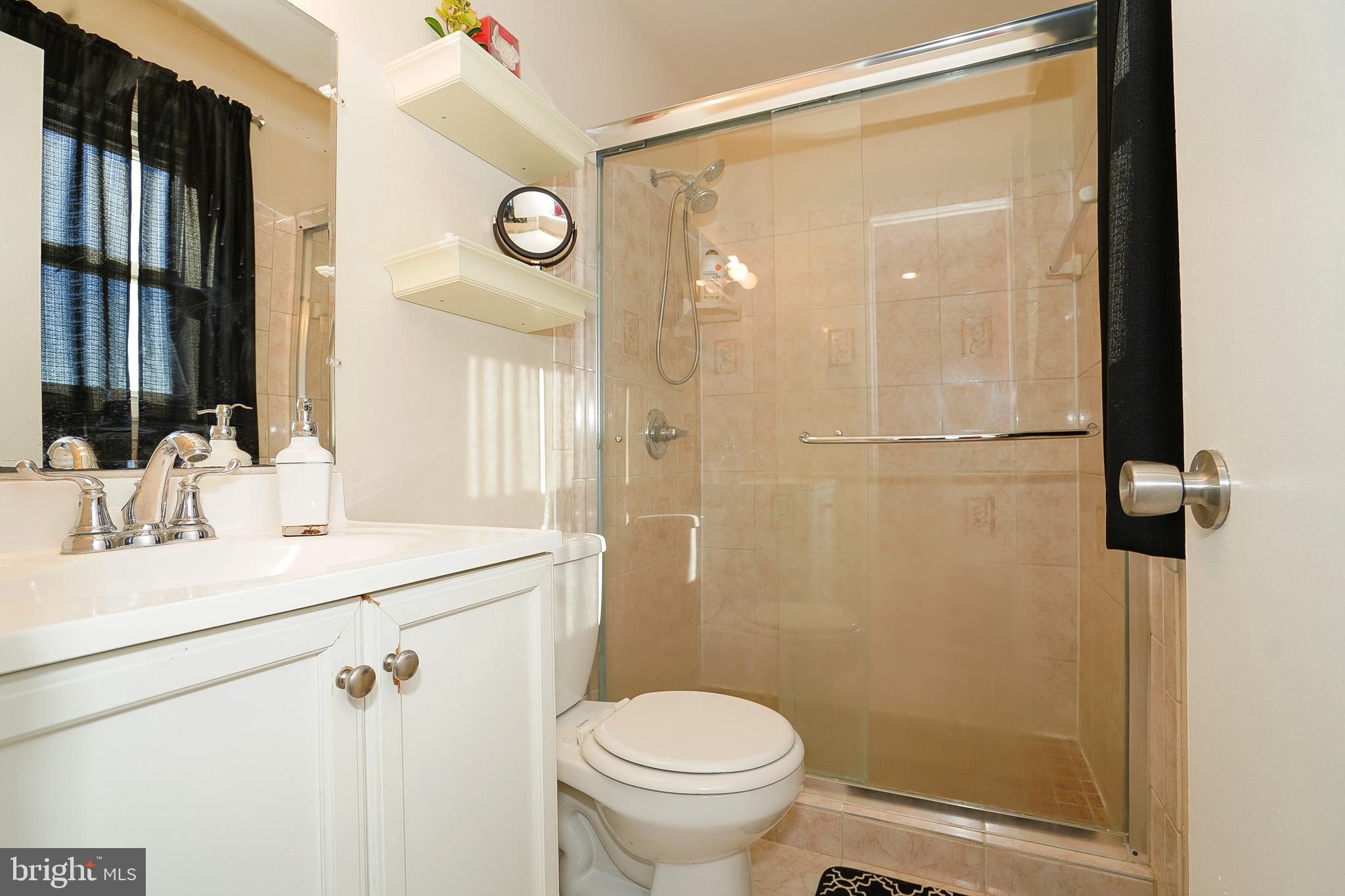 11723 Butlers Branch Road Clinton, MD 20735 - Photo 8 of 12 MASTER BATH