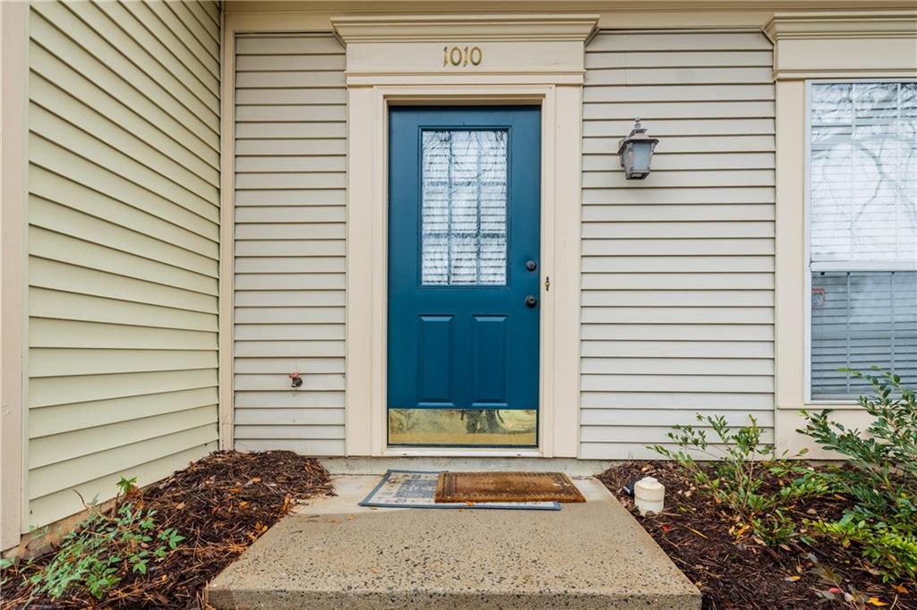 1010 Wedgewood Way Atlanta, GA 30350 - Photo 3 of 25