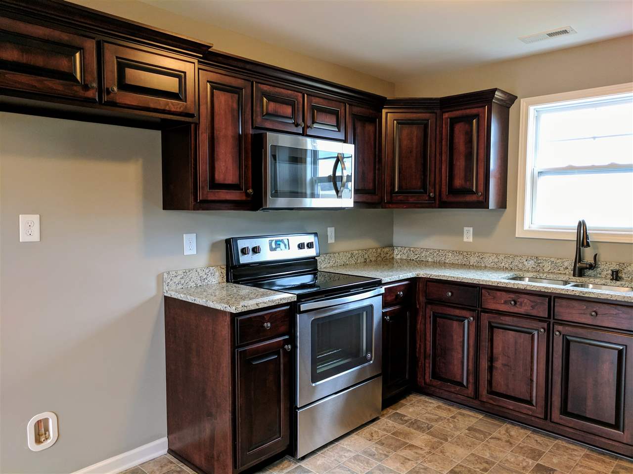 893 Oak Ridge Road Gaffney, SC 29341 - Photo 4 of 11 Gallery Image 4