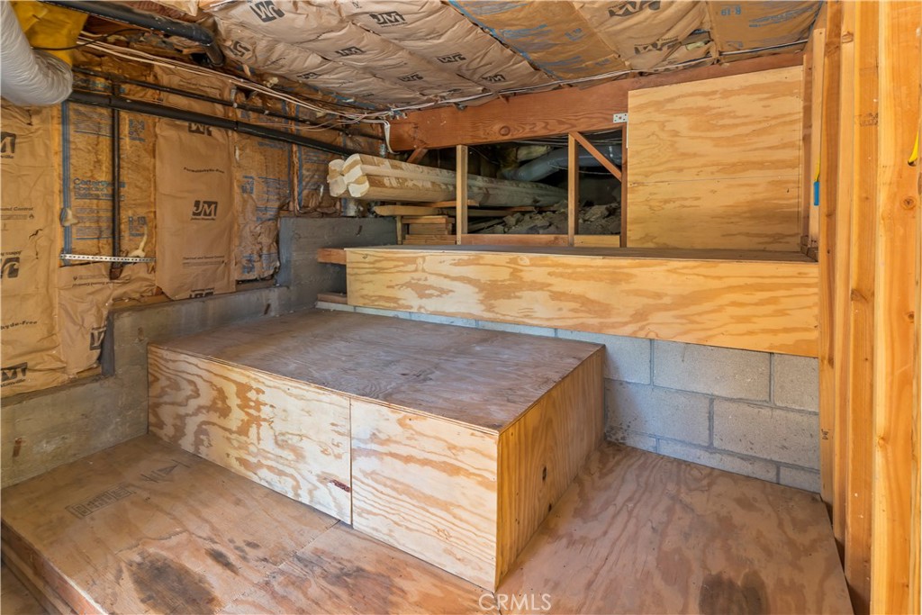 26638 Lake Forest Drive Twin Peaks, CA 92391 - Photo 18 of 72 a view of utility room
