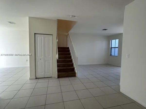 $3,100 | 3354 West 112th Street, Unit 3354, Hialeah, FL 33018