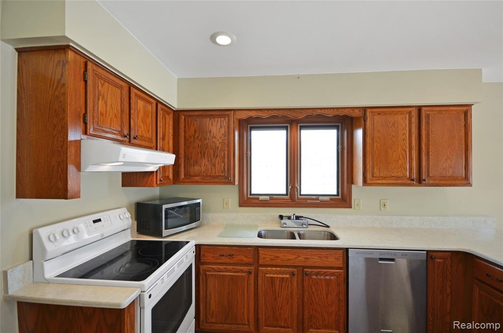 36291 Genuine Risk Court Clinton Township, MI 48035 - Photo 19 of 39