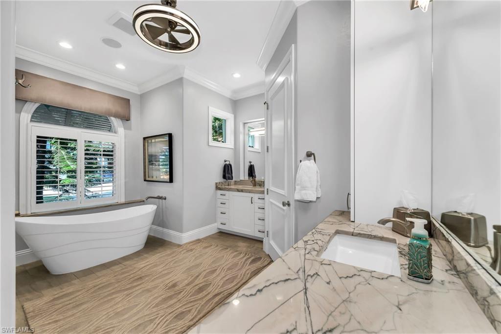 590 Putter Point Place Naples, FL 34103 - Photo 14 of 27 Gallery Image 14