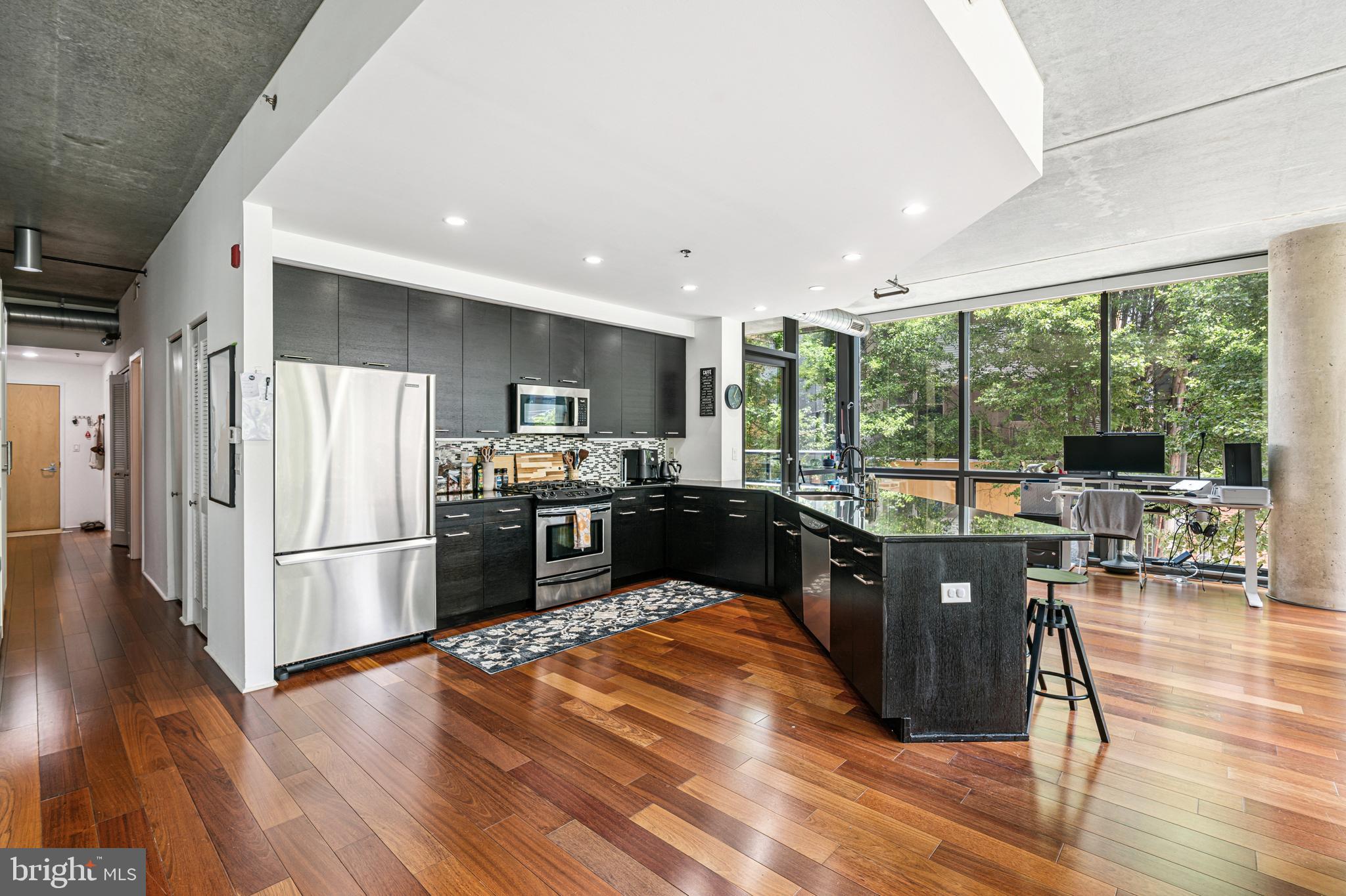 1352 South Street, Unit 217B Philadelphia, PA 19147 - Photo 13 of 26 Stainless appliances