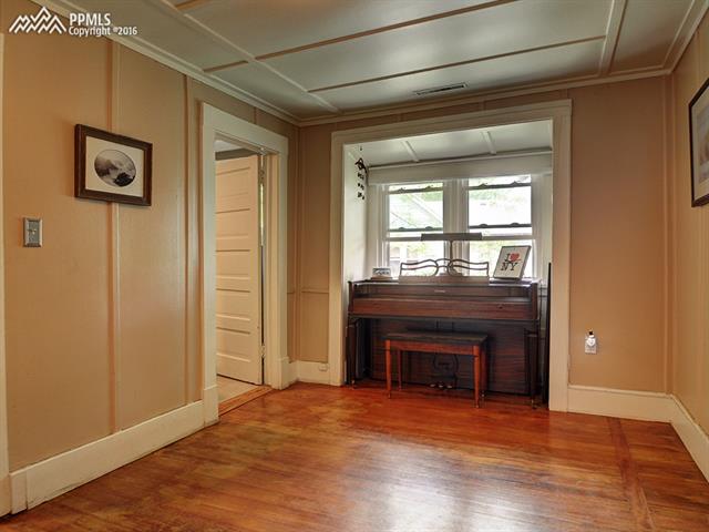 1542 West Cheyenne Road Colorado Springs, CO 80906 - Photo 8 of 27