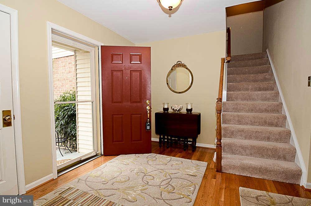 8436 Reflection Lane Vienna, VA 22182 - Photo 2 of 25 Interior (General)