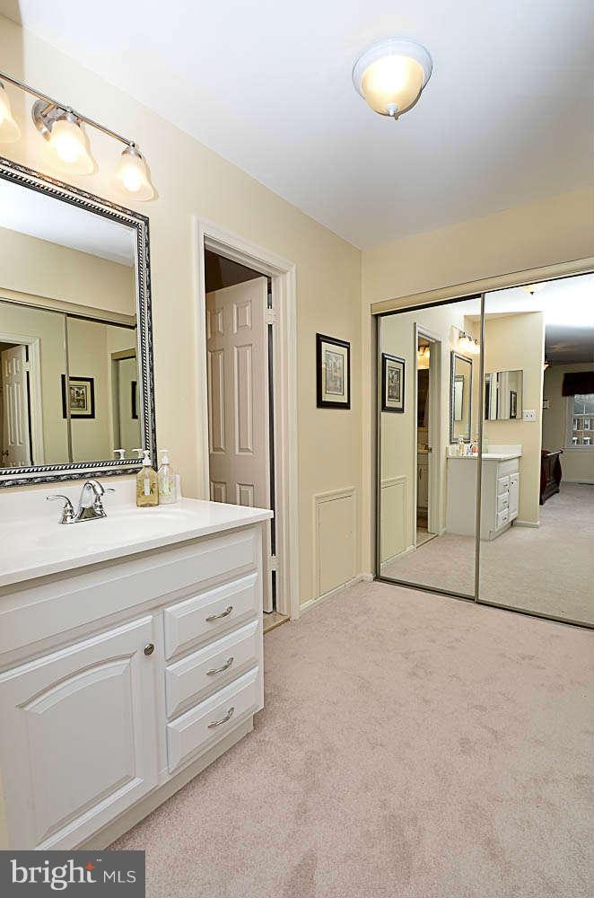 8436 Reflection Lane Vienna, VA 22182 - Photo 12 of 25 Bath (Master)