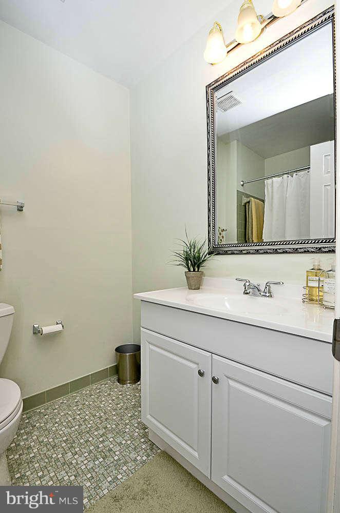 8436 Reflection Lane Vienna, VA 22182 - Photo 17 of 25 Bath