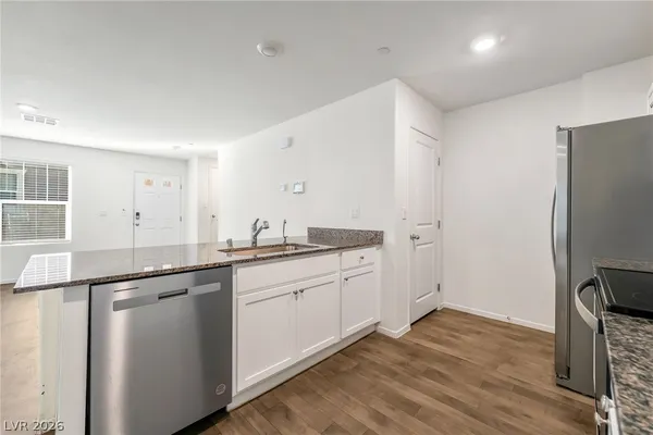 $1,900 | 349 Summer Sparrow Avenue, Henderson, NV 89011