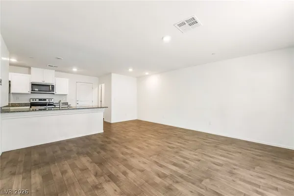 $1,900 | 349 Summer Sparrow Avenue, Henderson, NV 89011