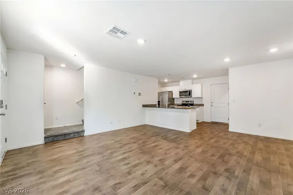 $1,900 | 349 Summer Sparrow Avenue, Henderson, NV 89011