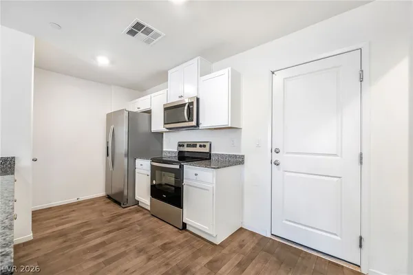 $1,900 | 349 Summer Sparrow Avenue, Henderson, NV 89011