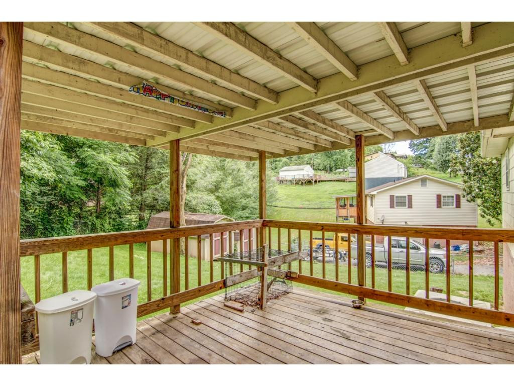 350 Sneed Hill Road Elizabethton, TN 37643 - Photo 5 of 33 Photo 5