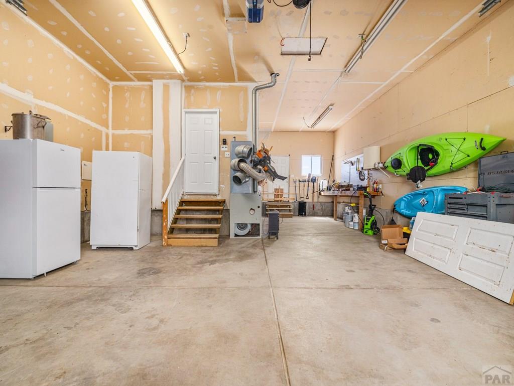 43948 Hunsaker Road Avondale, CO 81022 - Photo 40 of 56 a view of entryway and hall