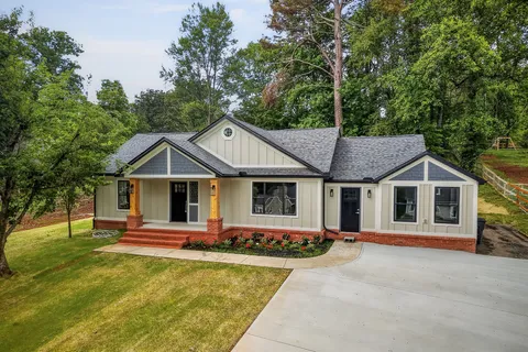 $429,900 | 303 Westwood Drive, McMinnville, TN 37110