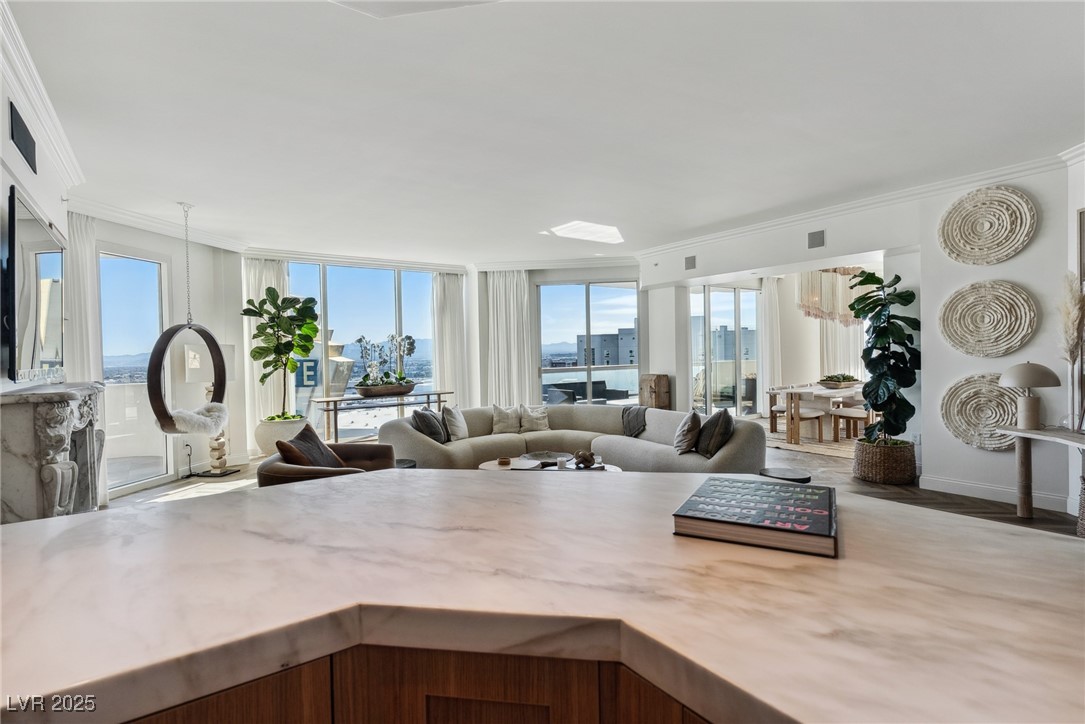 2857 Paradise Road, Unit 2203 Las Vegas, NV 89109 - Photo 10 of 48 Gallery Image 10