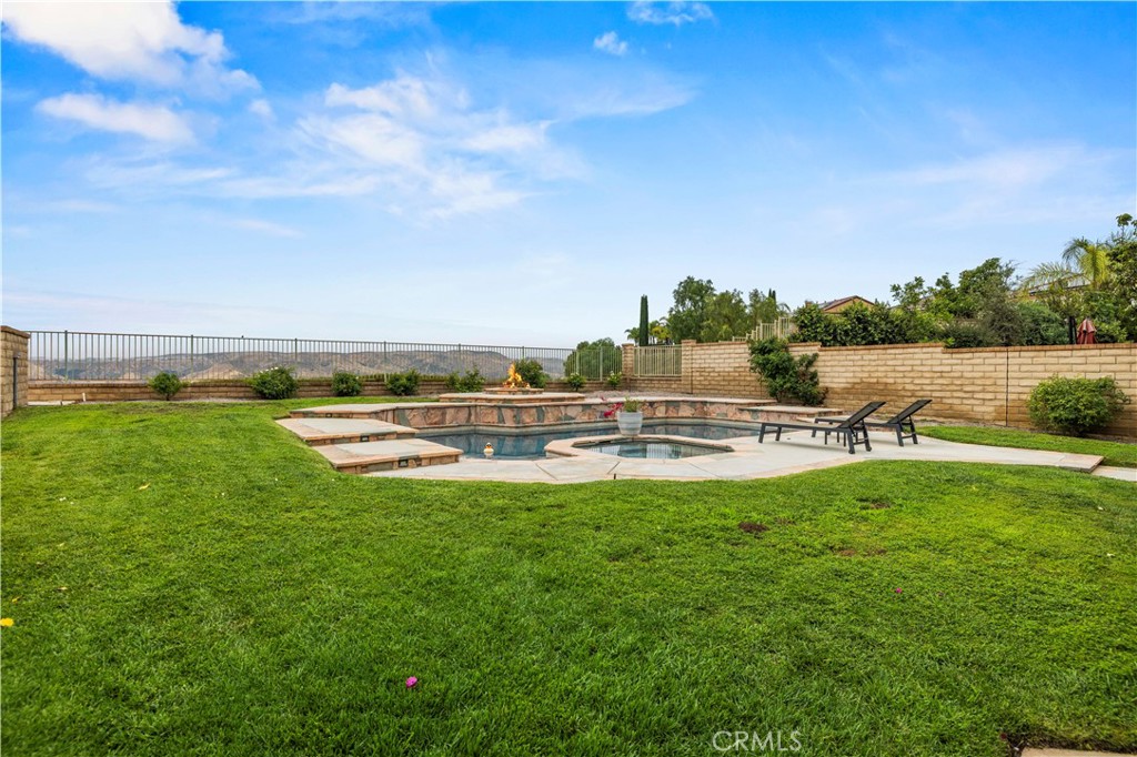 22915 Raintree Lane Saugus, CA 91390 - Photo 47 of 70