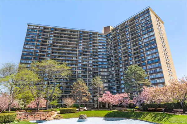 $765,000 | 2 Bay Club Drive, Unit 17P | Bay Terrace