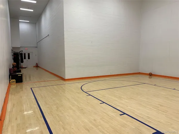 $875,000 | 2 Bay Club Drive, Unit 17P | Bay Terrace