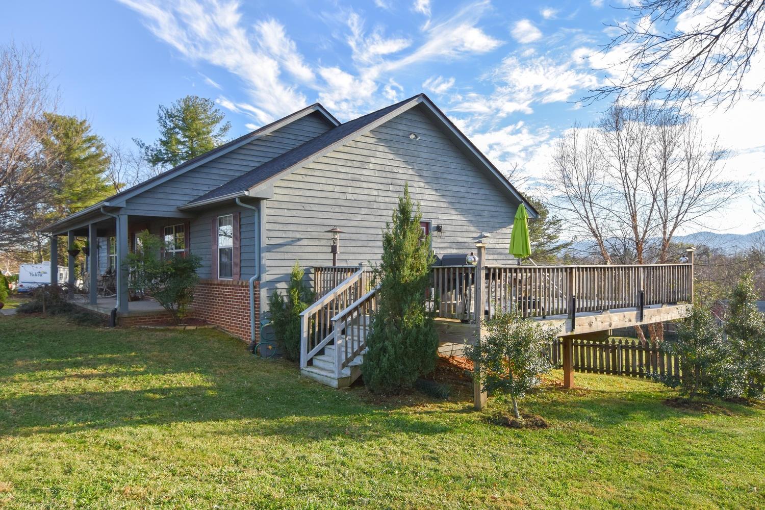 651 North Mill Road Salem, VA 24153 - Photo 28 of 36 651 N Mill Rd Salem VA 24153-large-028-3