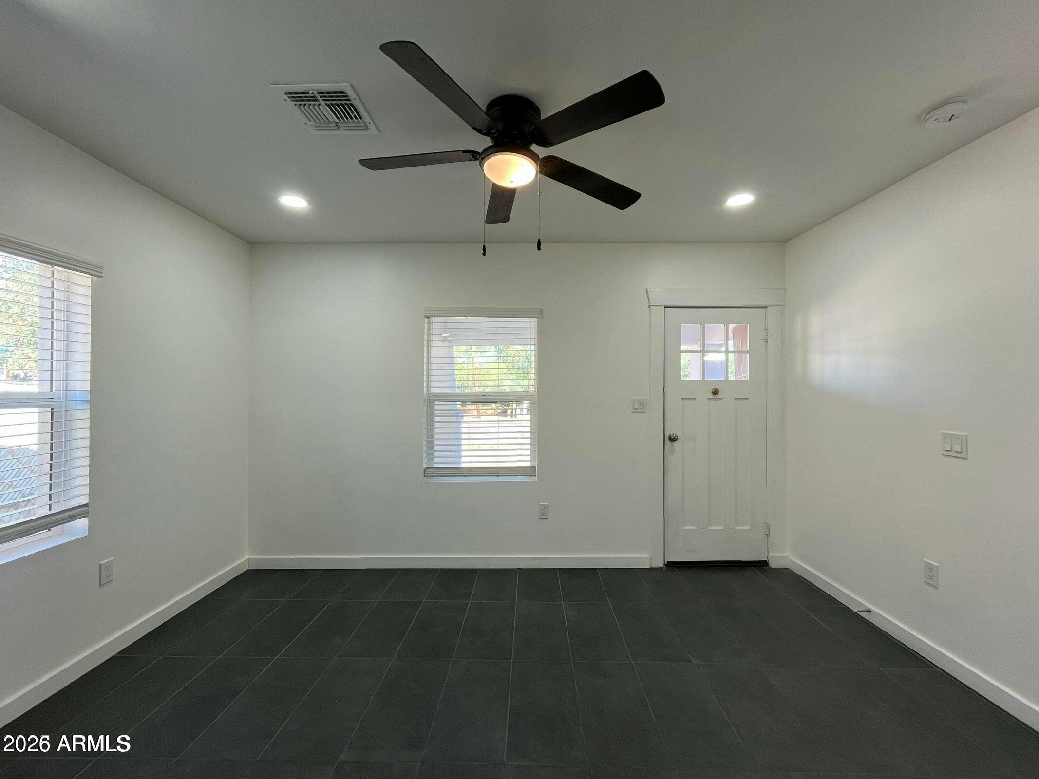 4130 North Longview Avenue Phoenix, AZ 85014 - Photo 7 of 21 11