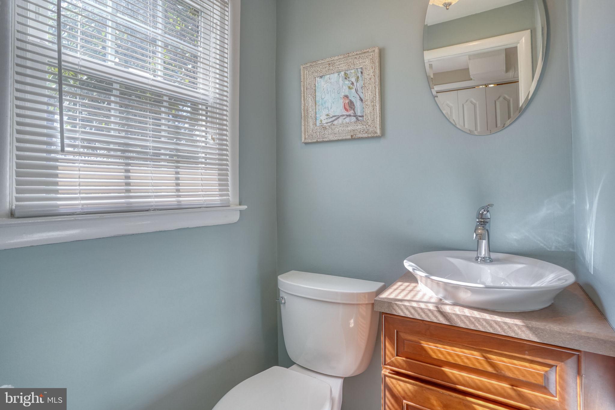 604 Ivydale Road Wilmington, DE 19803 - Photo 20 of 35 Powder Room