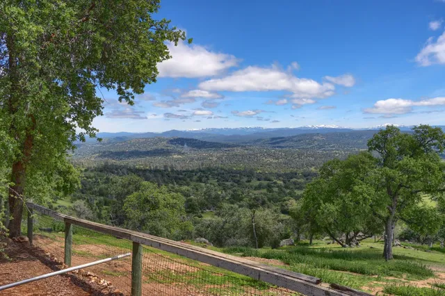 $575,000 | 42625 Red Top Mountain Court, Coarsegold, CA 93614