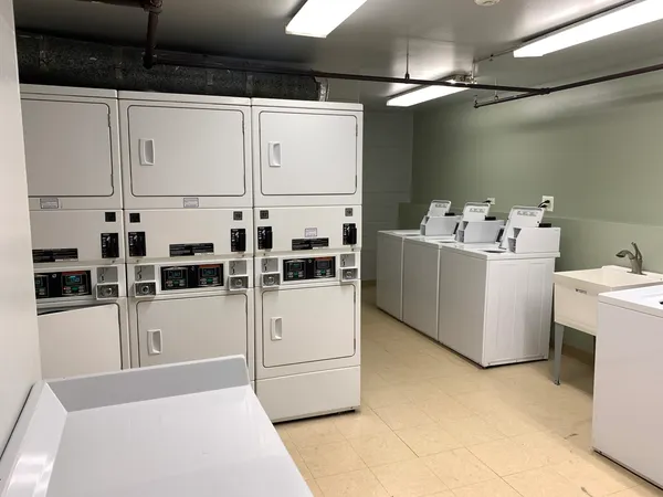 $1,500 | 3 Villa Verde Drive, Unit 307, Buffalo Grove, IL 60089