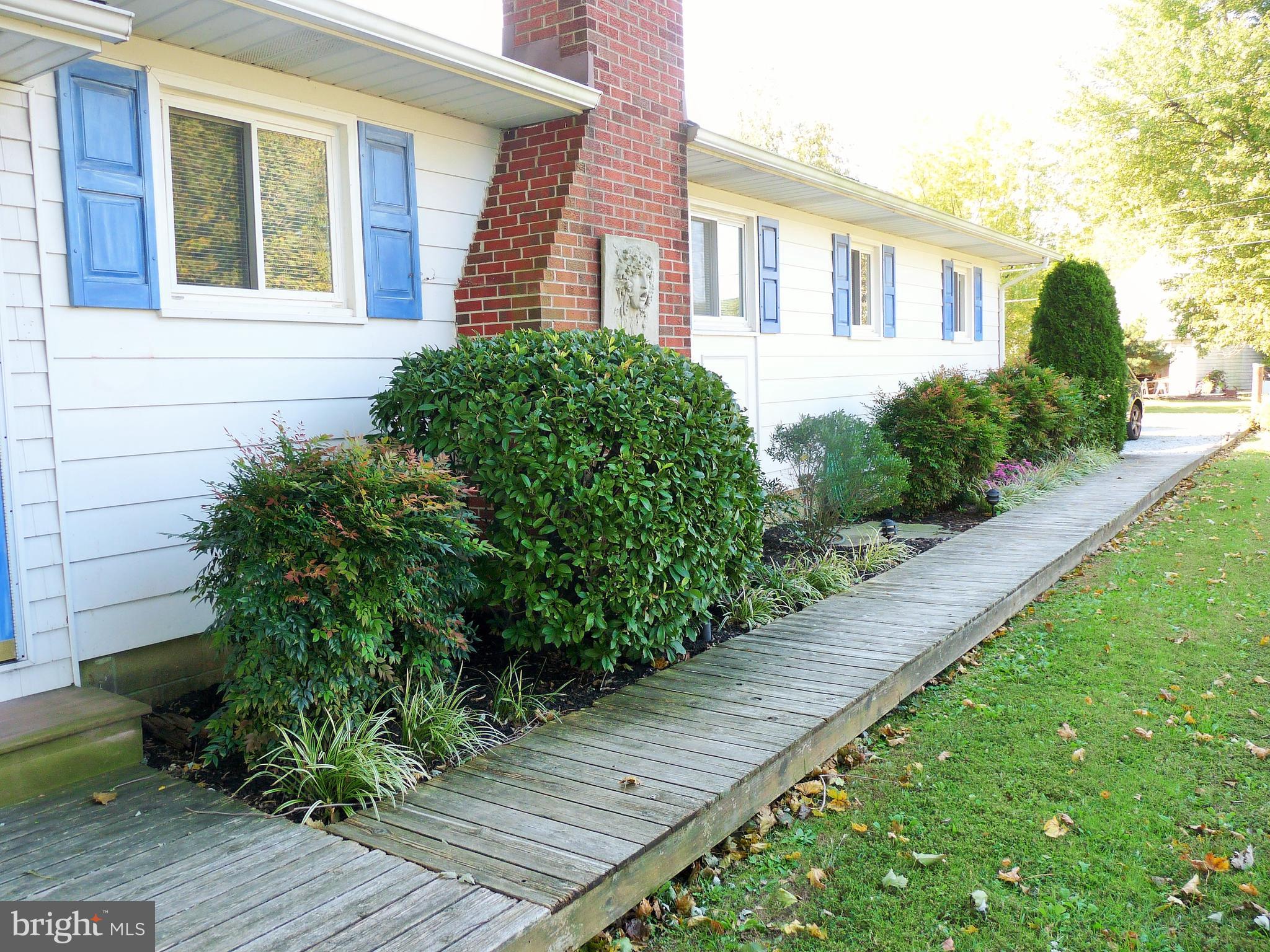 102 Point Road Stevensville, MD 21666 - Photo 3 of 41 Beautiful landscaping