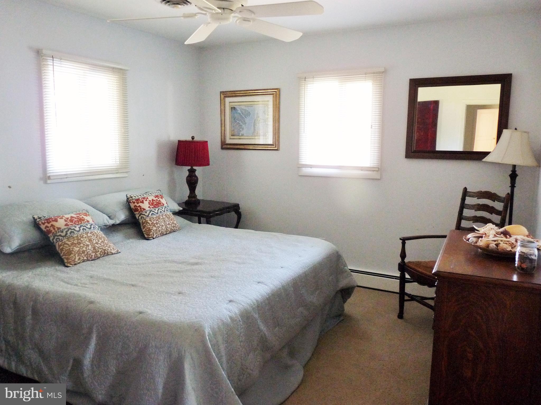 102 Point Road Stevensville, MD 21666 - Photo 26 of 41 Large master bedroom