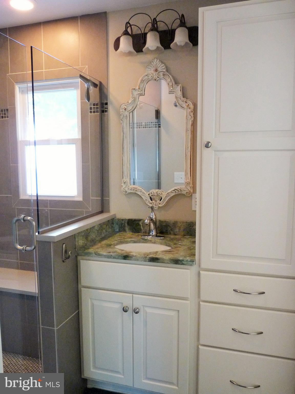 102 Point Road Stevensville, MD 21666 - Photo 29 of 41 Master bathroom with large walk in closet