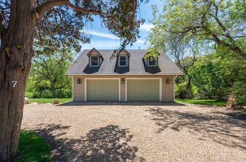 $2,395,000 | 7 Cove Way, Gloucester, MA 01930