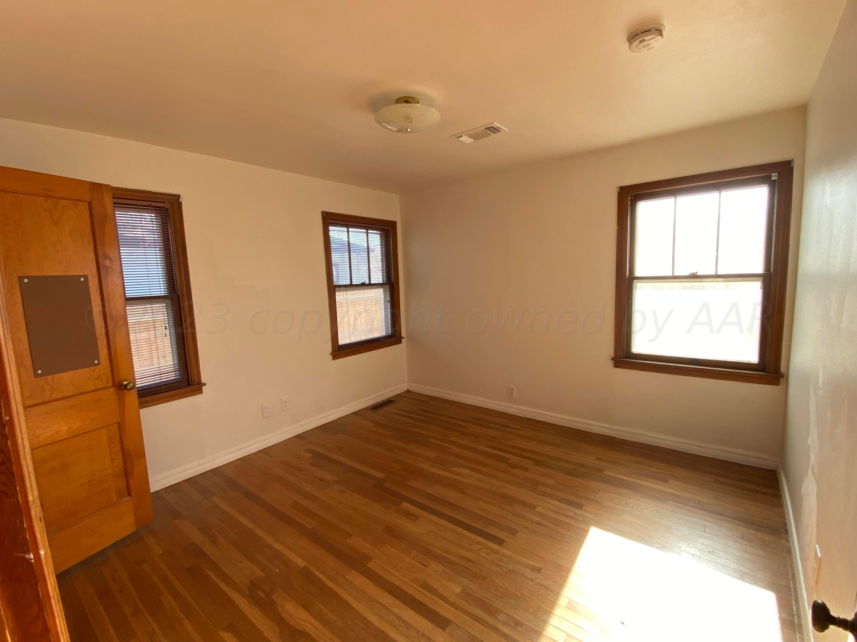 702 Sunset Terrace Amarillo, TX 79106 - Photo 4 of 12 IMG_3508