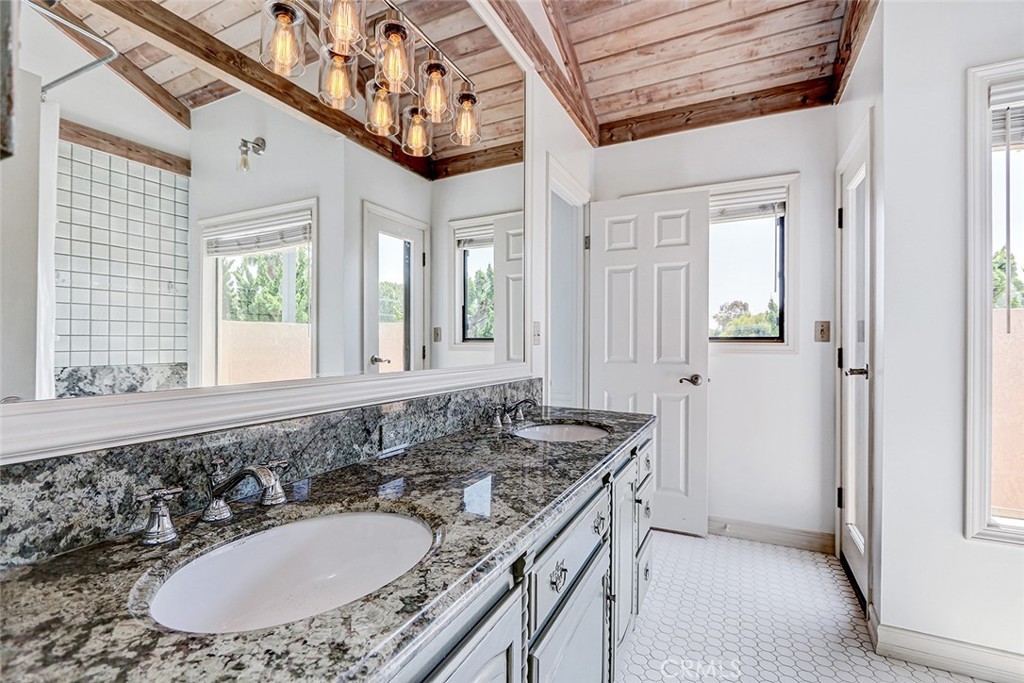 1216 3rd Street Manhattan Beach, CA 90266 - Photo 18 of 22