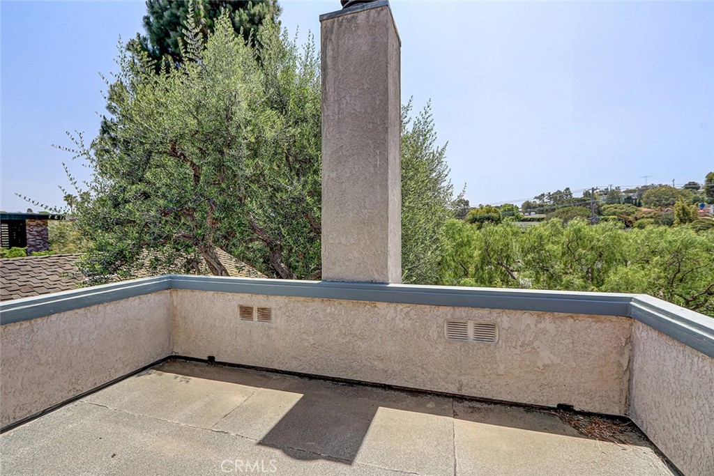 1216 3rd Street Manhattan Beach, CA 90266 - Photo 8 of 22