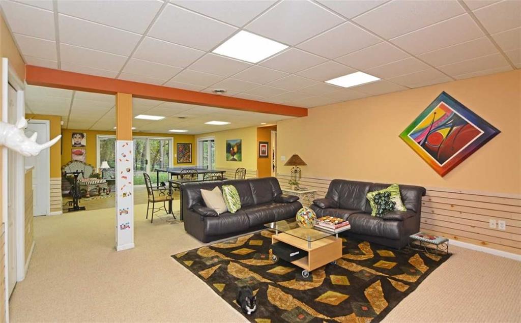 908 Settlers Ridge Road Pittsburgh, PA 15238 - Photo 20 of 25 Gallery Image 20