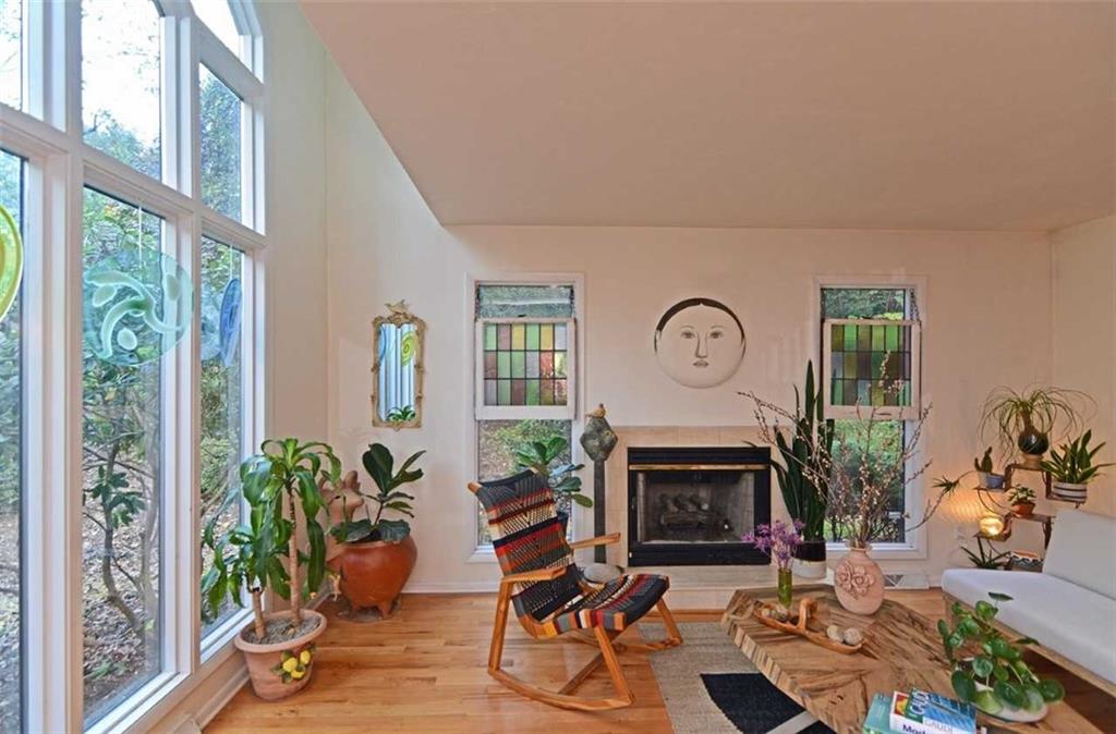 908 Settlers Ridge Road Pittsburgh, PA 15238 - Photo 4 of 25 Gallery Image 4