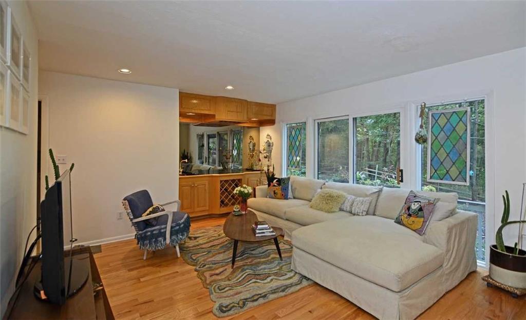 908 Settlers Ridge Road Pittsburgh, PA 15238 - Photo 7 of 25 Gallery Image 7