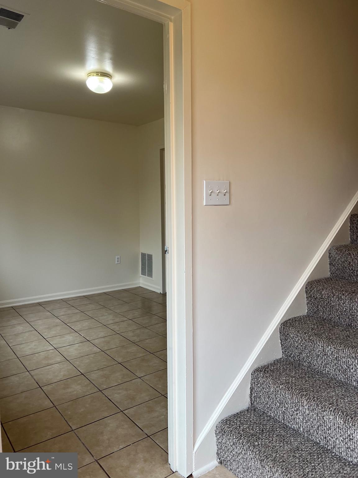 4645 Logsdon Drive Annandale, VA 22003 - Photo 4 of 20 a view of an entryway