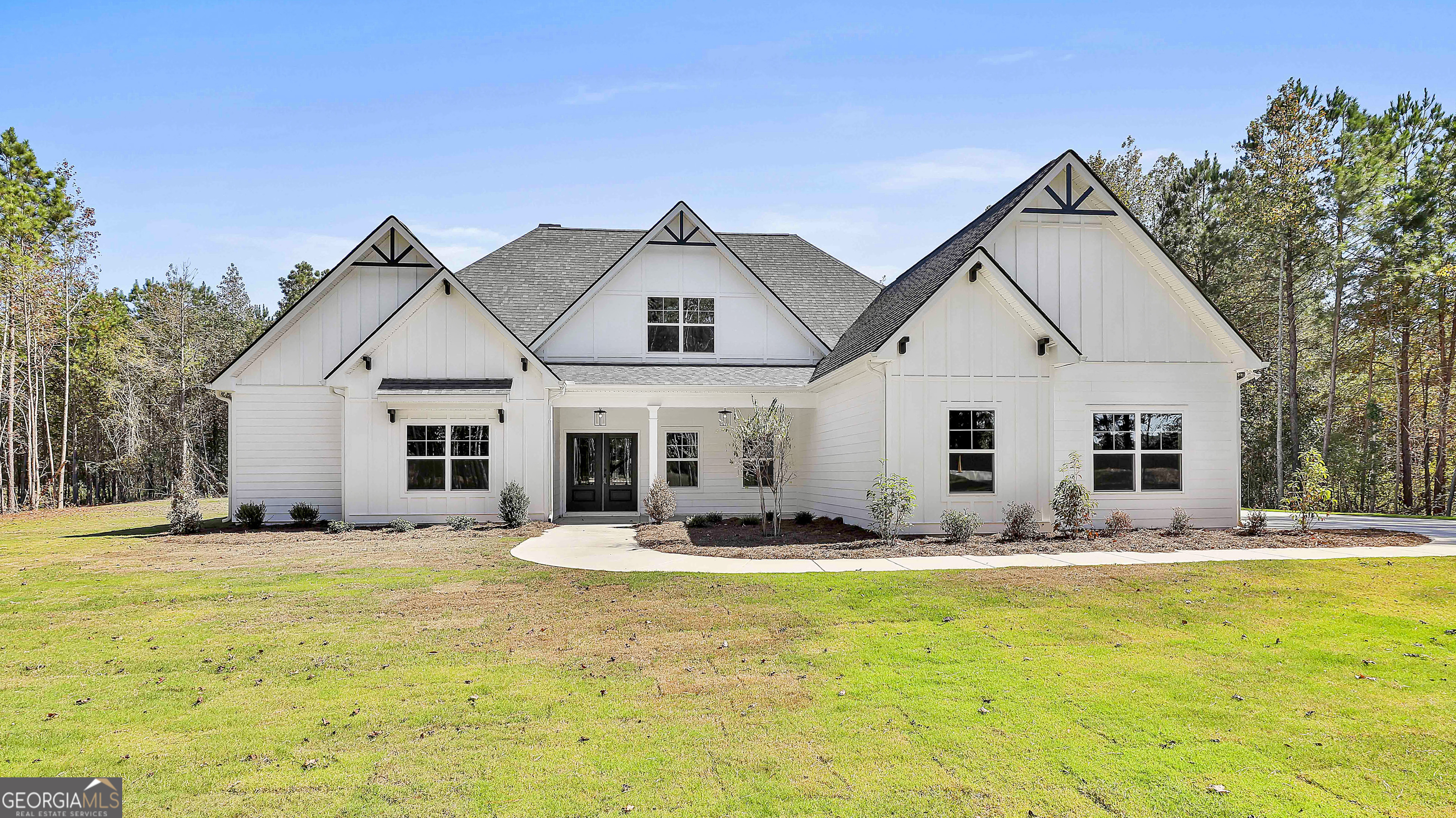 a front view of house with yard