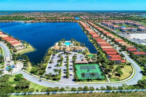 $674,900 | 283 Toscavilla Boulevard, Nokomis, FL 34275