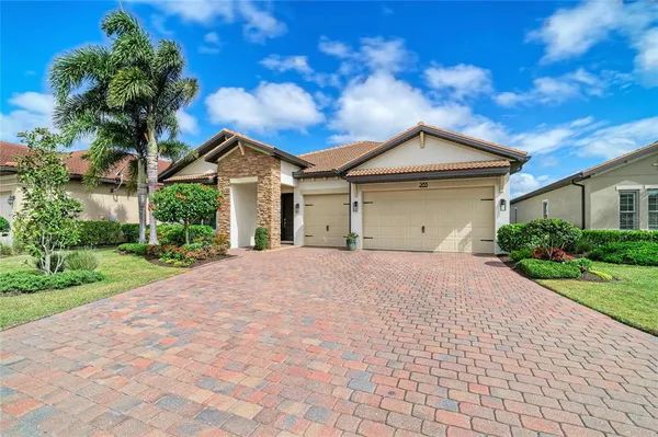 $674,900 | 283 Toscavilla Boulevard, Nokomis, FL 34275