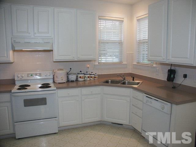 3319 Swinford Court Raleigh, NC 27604 - Photo 3 of 17 Photo #3