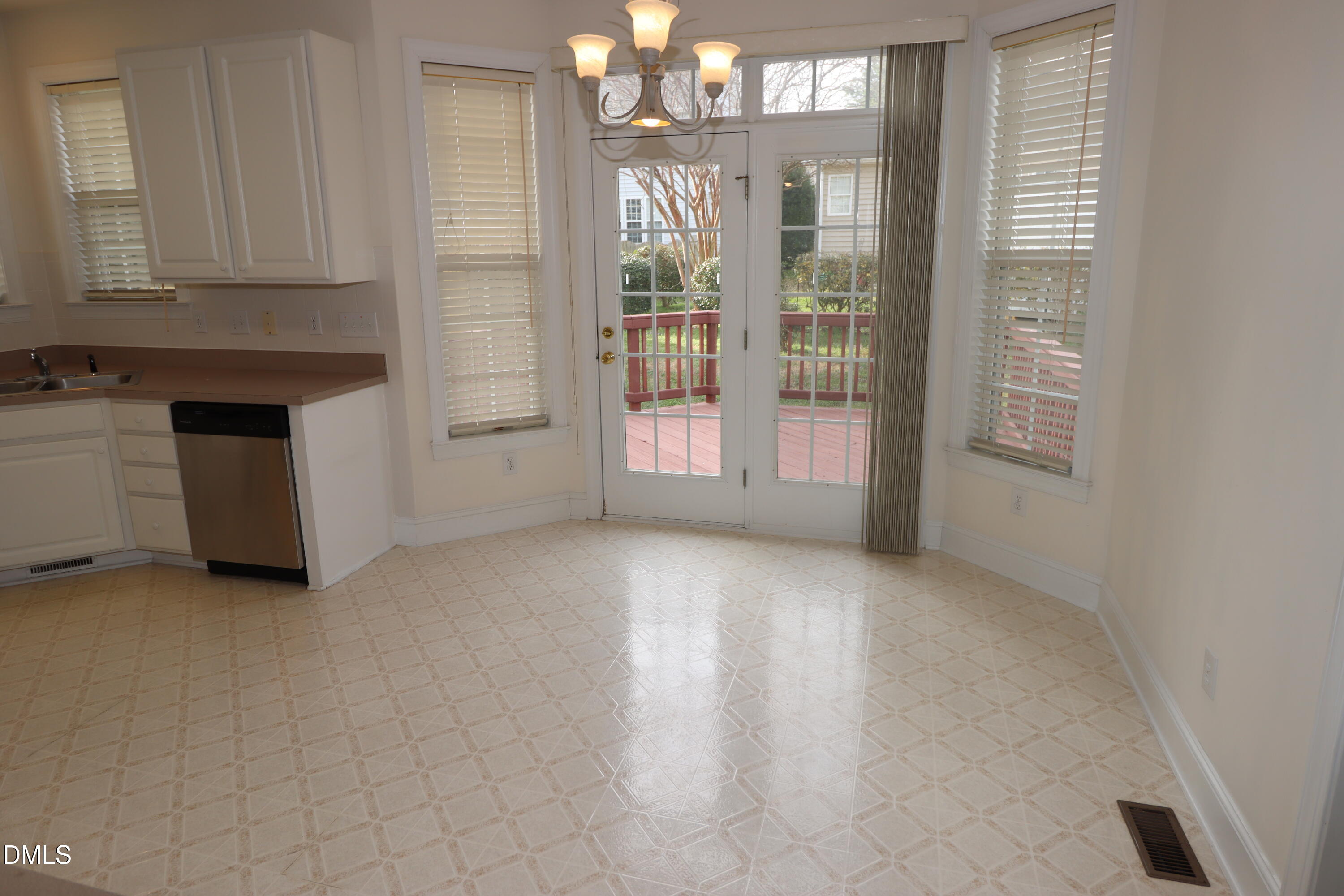 3319 Swinford Court Raleigh, NC 27604 - Photo 6 of 19 Eat-in-Kitchen