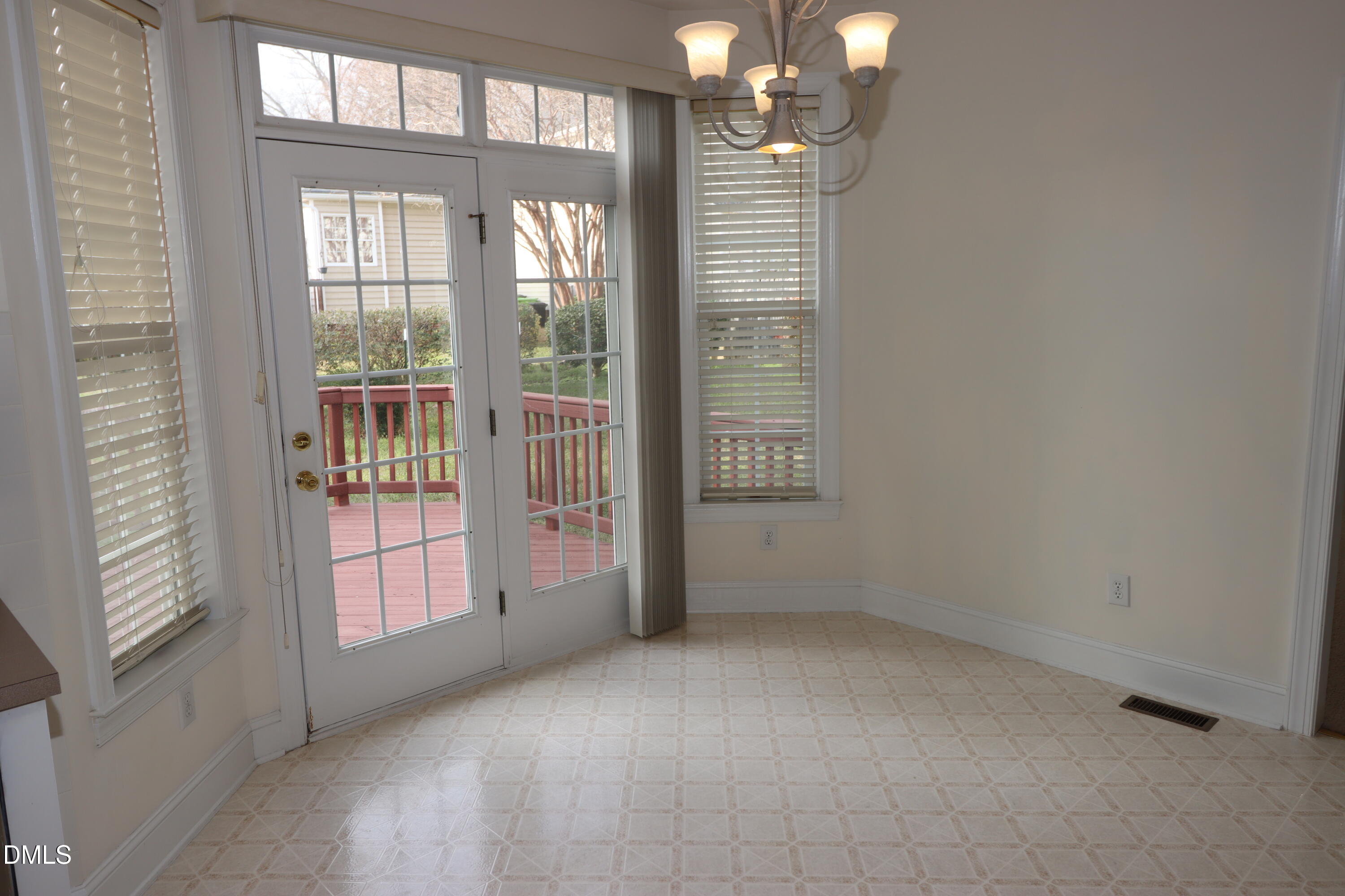 3319 Swinford Court Raleigh, NC 27604 - Photo 7 of 19 Eat-in-Kitchen