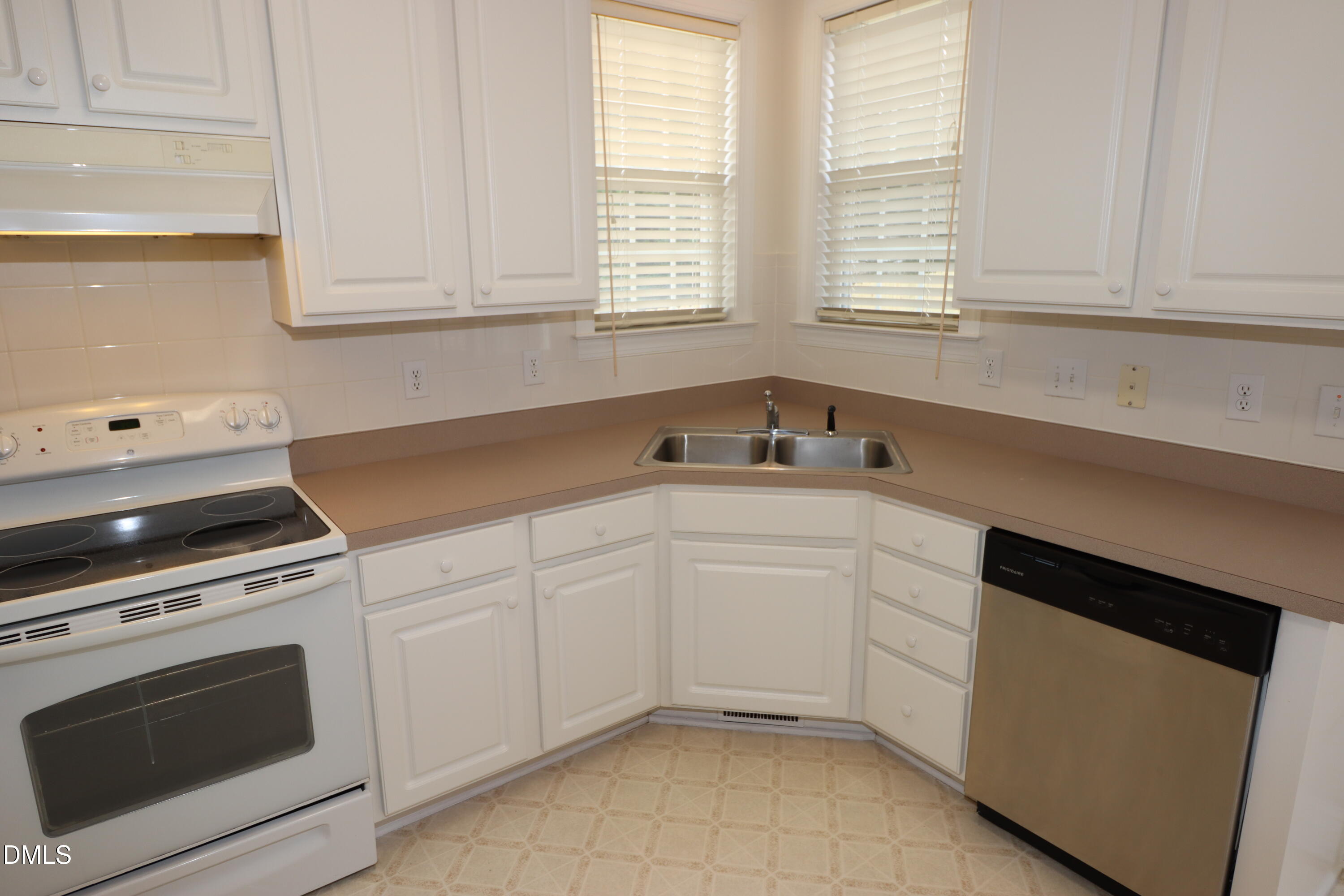 3319 Swinford Court Raleigh, NC 27604 - Photo 8 of 19 Kitchen