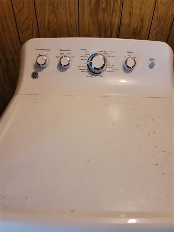 2212 Colonial Circle Gainesville, GA 30501 - Photo 43 of 57 a view of washer and dryer