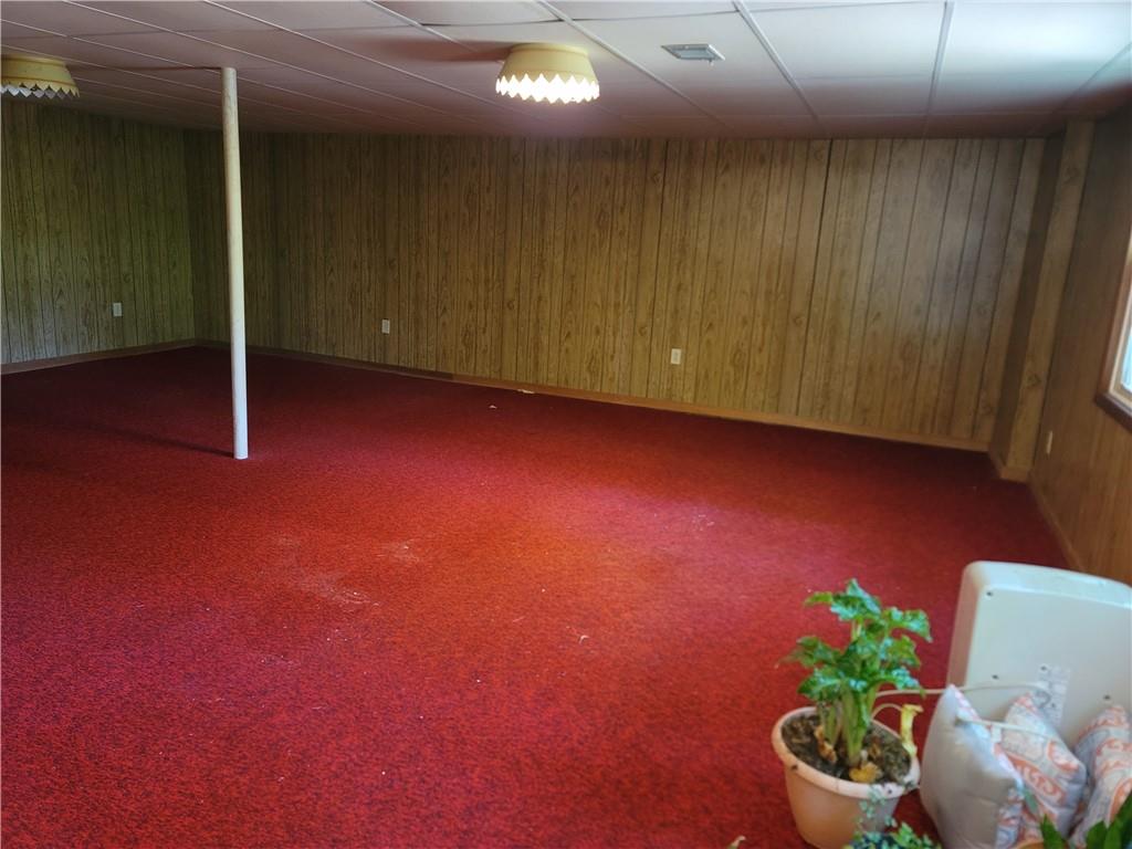 2212 Colonial Circle Gainesville, GA 30501 - Photo 45 of 57 a room with potted plants