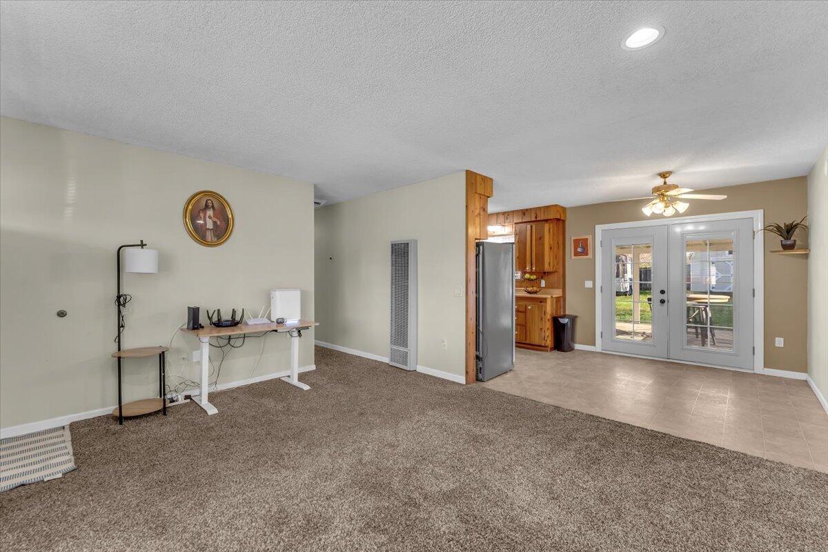 1481 Diamond Street Anderson, CA 96007 - Photo 5 of 39 07-1481 Diamond St - I-9